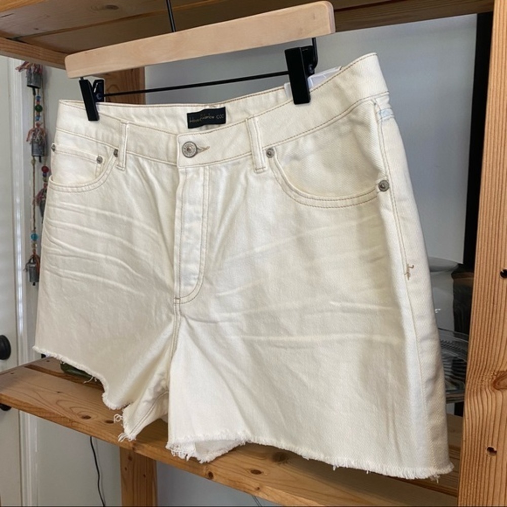 House of Harlow 1960 Cream High Rise Denim Mom Jean Shorts Raw Hem 30 - Picture 4 of 14
